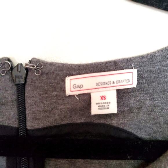 Gap Grey Sleeveless Pleated Shift Dress Pockets Dark Academia XS Extra Small - Picture 5 of 5